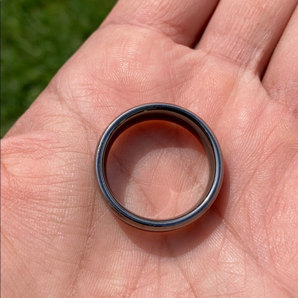 Tungsten silver toned ring - Gem